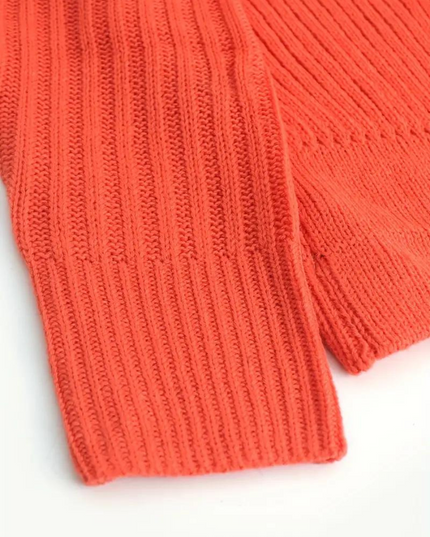 Sweter lniany z asymetrycznym dekoltem