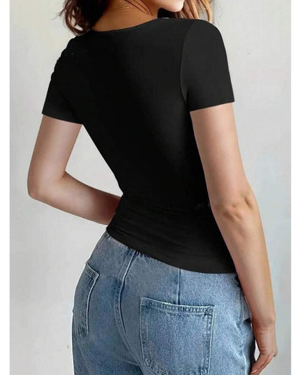 Krótki dopasowany T-shirt z okrągłym dekoltem