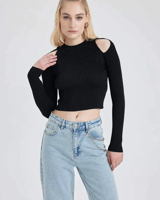 Sweter dzianinowy o dopasowanym kroju z ramiączkami