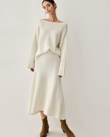 Oversize'owy sweter z długą spódnicą
