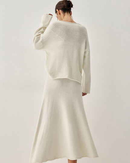 Oversize'owy sweter z długą spódnicą
