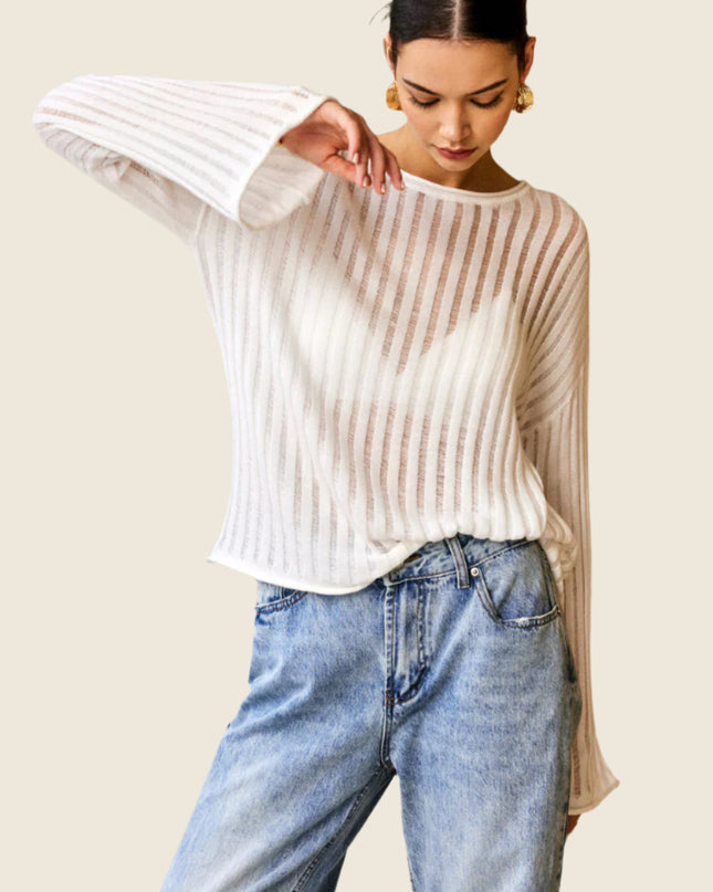 Oversize'owy sweter z długimi rękawami
