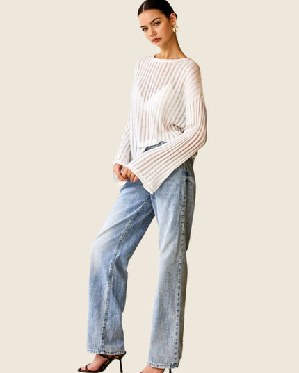 Oversize'owy sweter z długimi rękawami
