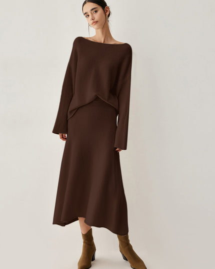 Oversize'owy sweter z długą spódnicą