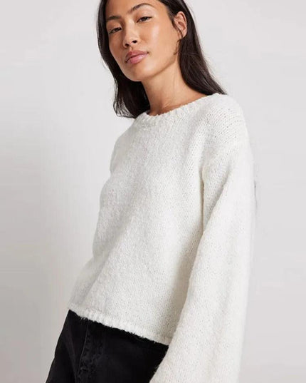 Oversize'owy sweter ze sznurowaniem z tyłu